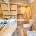 Rooftop Maisonette With Magnificent Terrace דירה סביליה